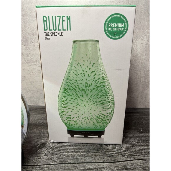 Bluzen Premium Oil Diffuser Color Changing LED Mood - Picture 5 of 8
